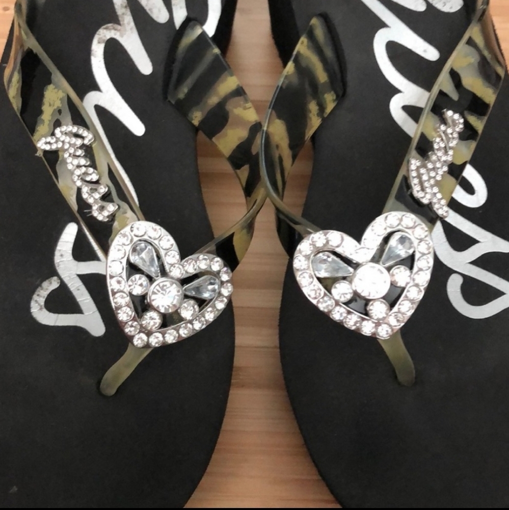 GUESS Wedge Flip Flops